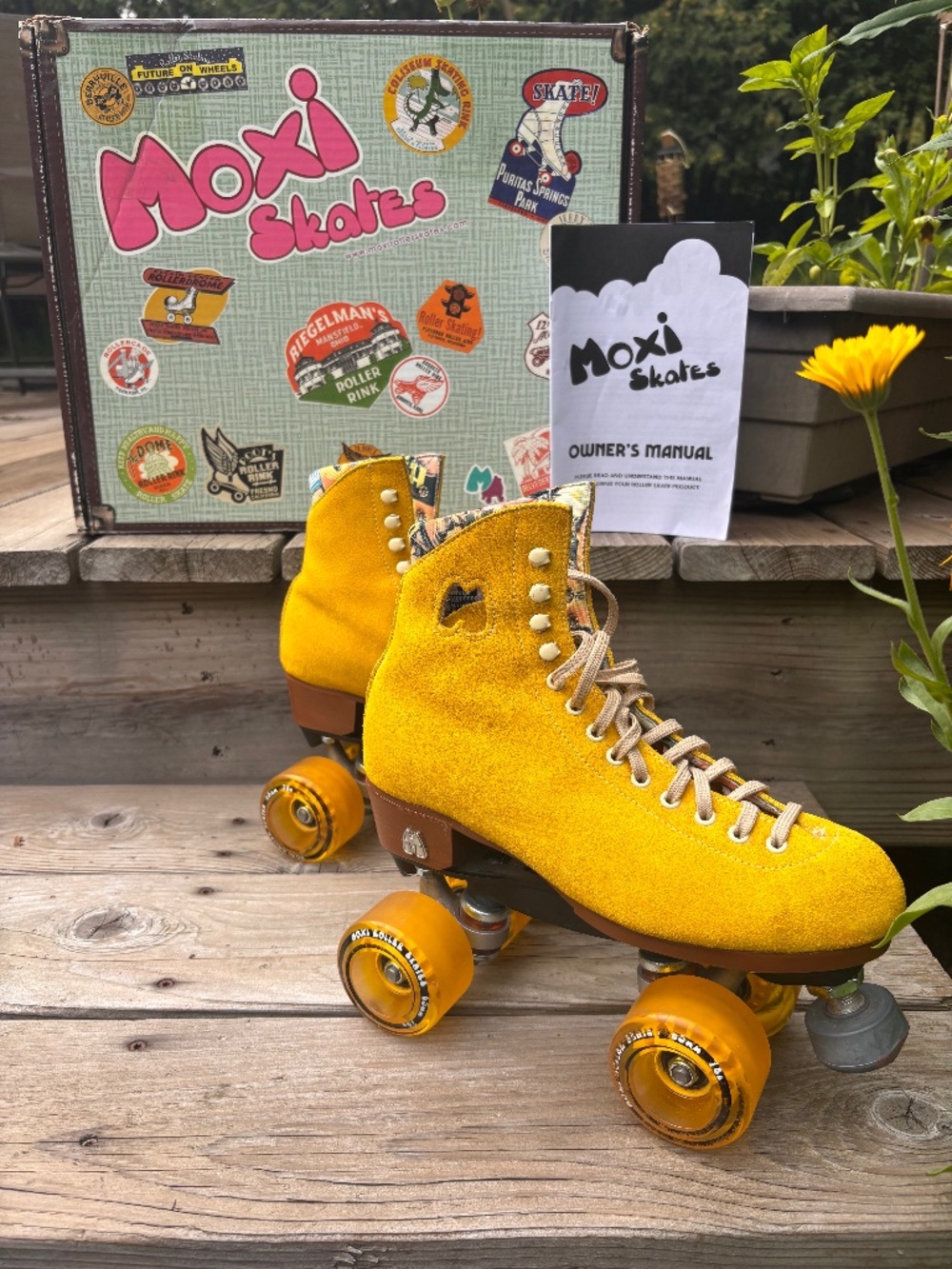 Moxi Lolly Rollerskates size 7 Pineapple